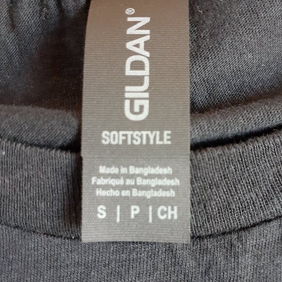 Kiss Me I'm Irish - New Small Black T-Shirt - Picture 3 of 4